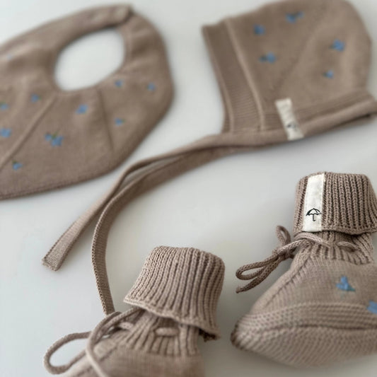 Knitted Bib - Khaki & Embroidery
